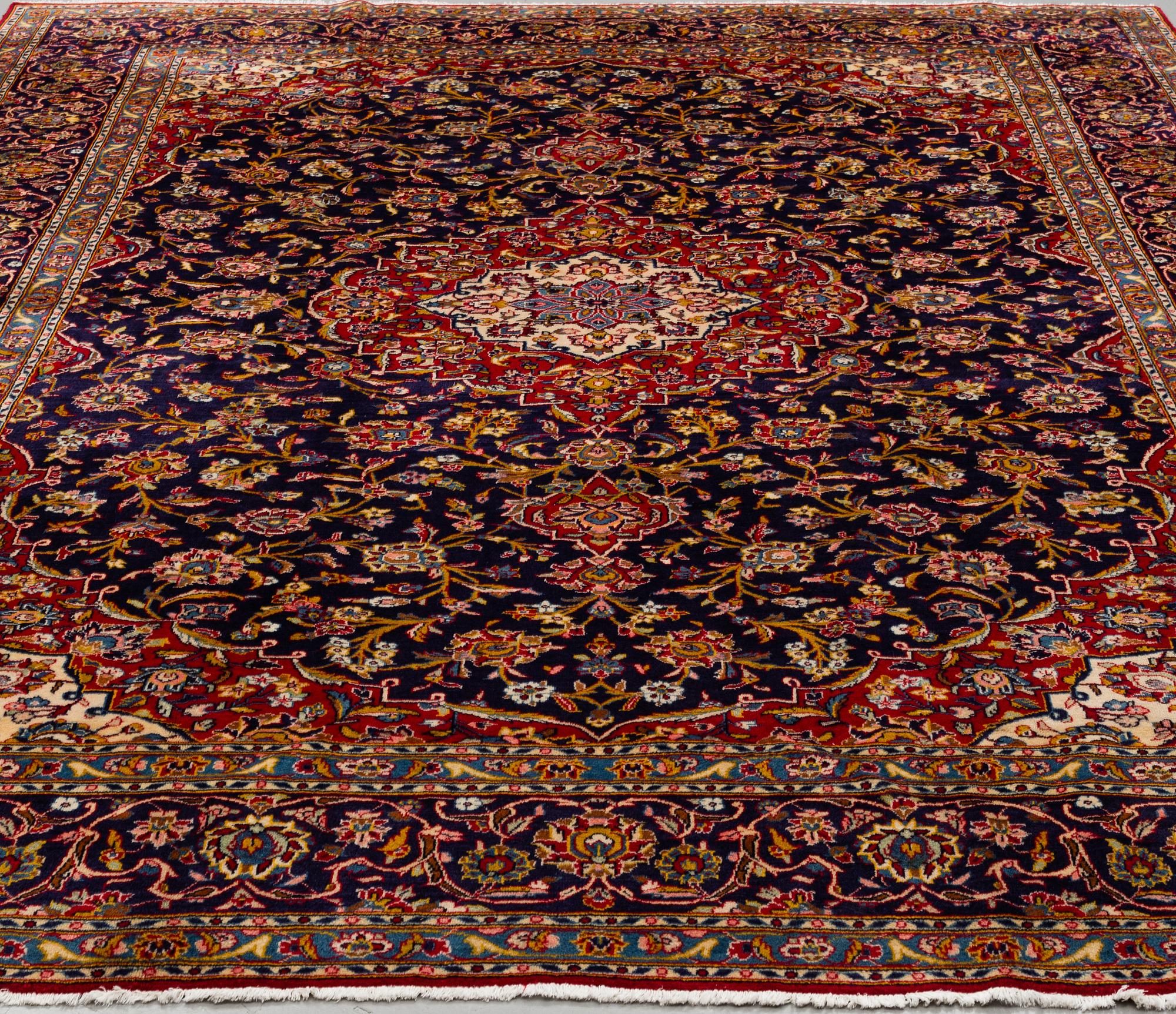 MATTO Kashan, ca 415 x 285 cm.