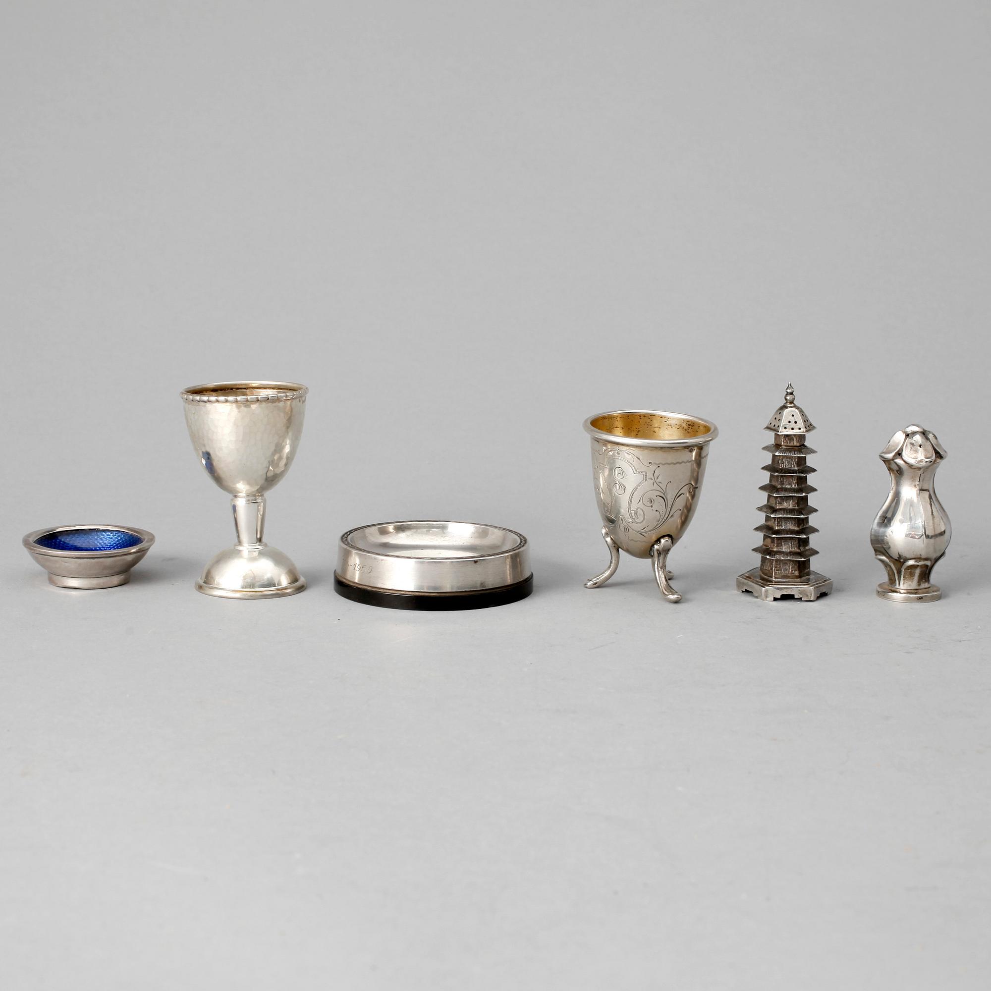 PARTI SILVER, 6 delar, 1900-tal, Tot vikt: 159 gram inklusive plastbotten och emalj.