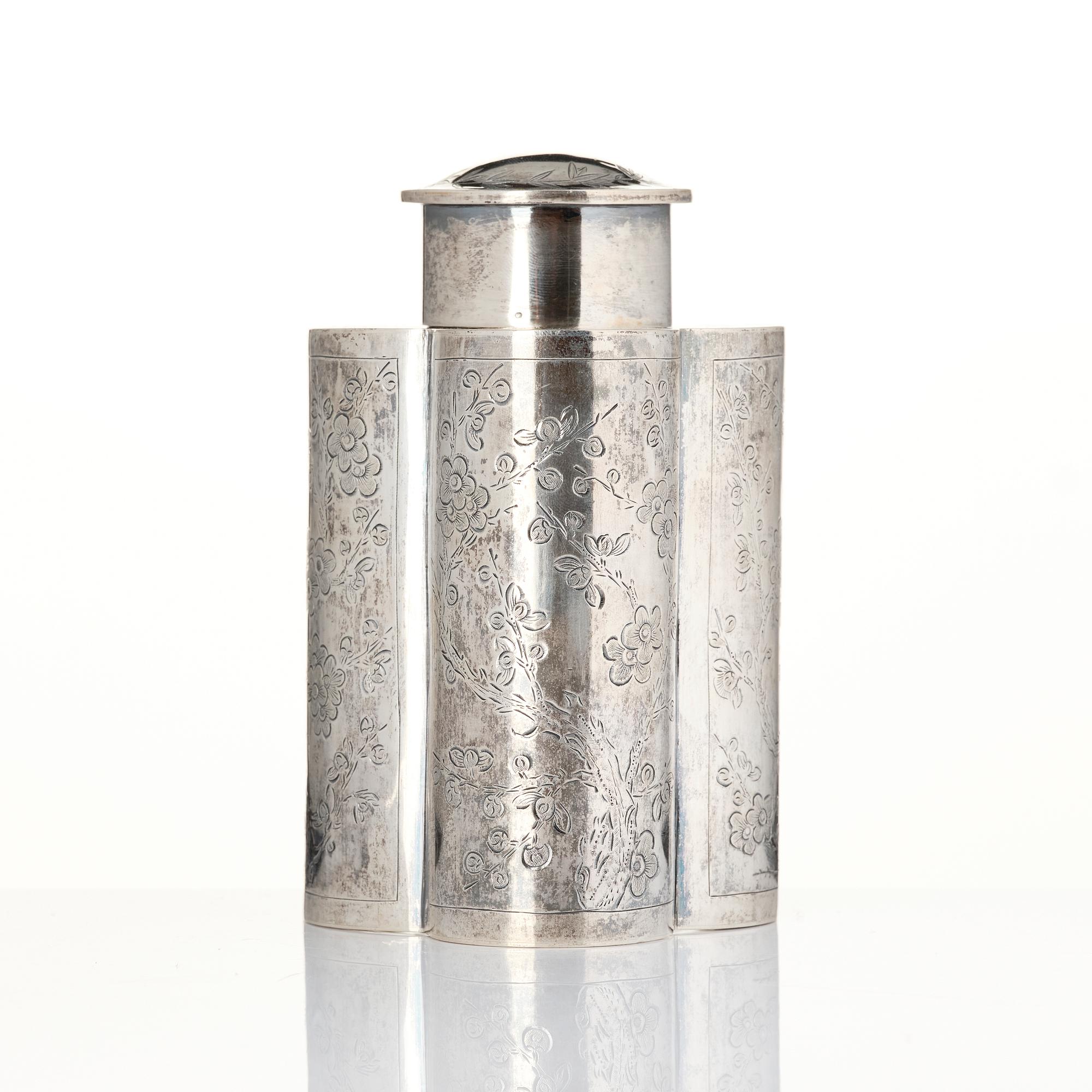 A Chinese silver teacaddy, first part of the 20th century.