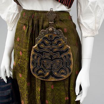 FOLKDRÄKT, 15 delar, Ovanåker, Hälsingland, 1800-1900-tal.