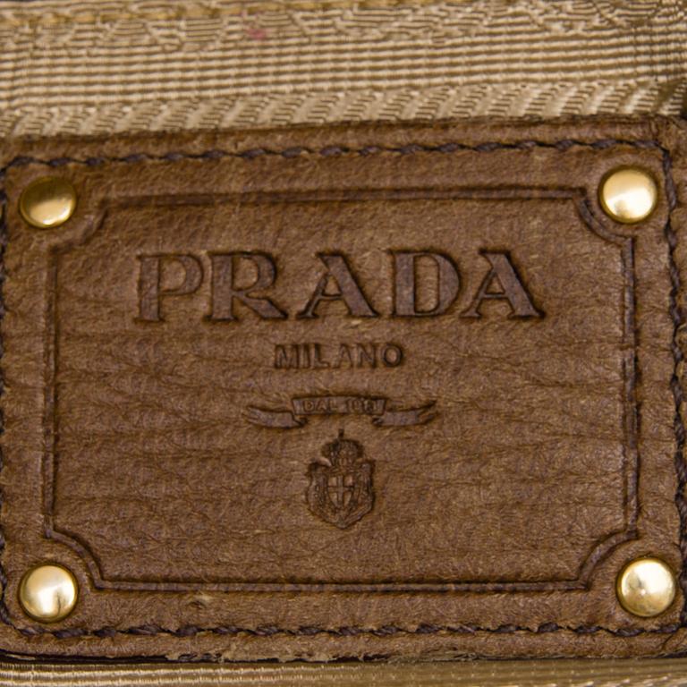 VÄSKA, Prada.