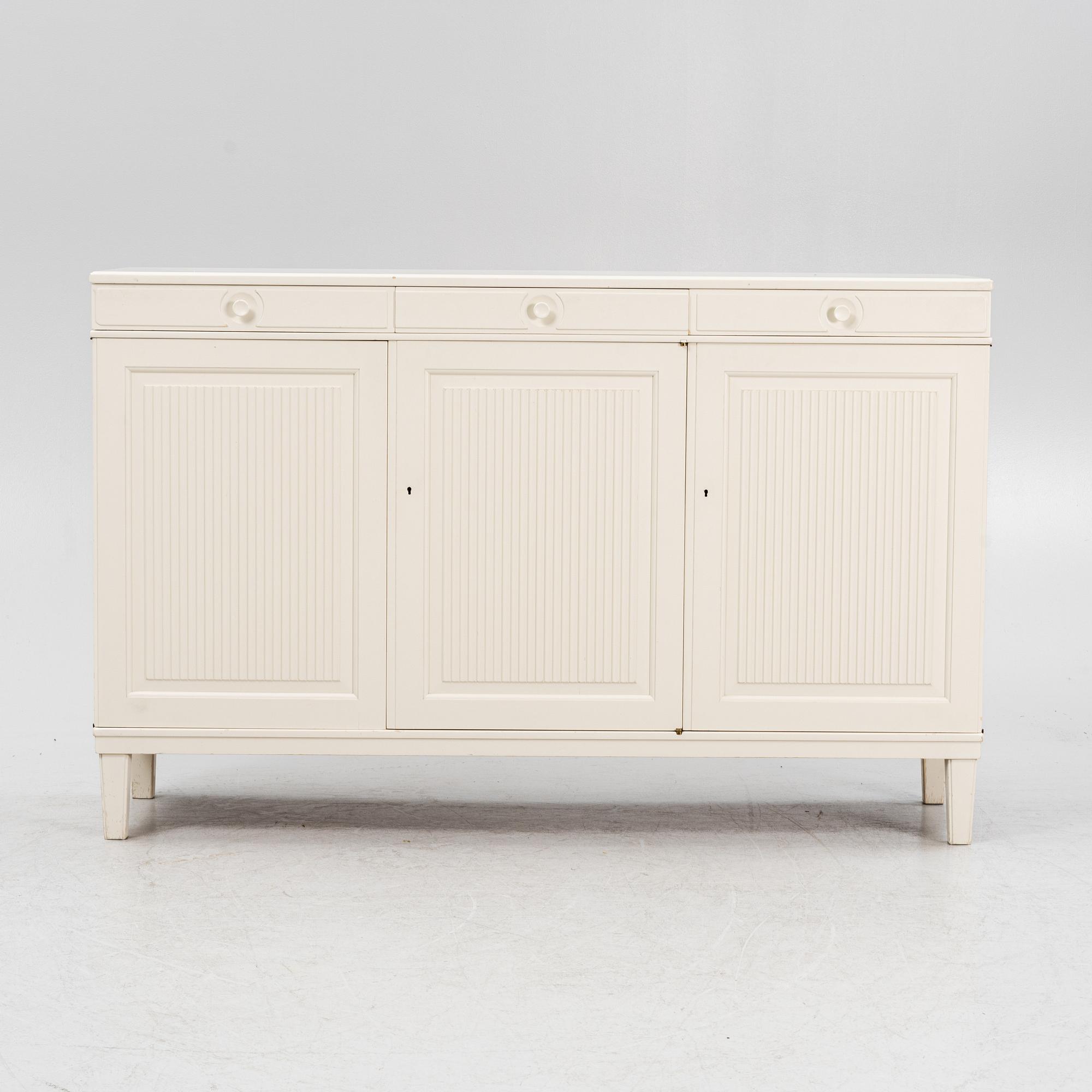 Carl Malmsten, sideboard, "Herrgården", Bodafors, daterad 1963.