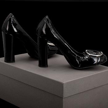 SKOR, pumps, Prada.