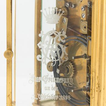 K. REINHOLDT & SOHN, Hofuhrmacher, Karlsruhe - Bordsur / Reseur, 90 x 140 x 80 mm.