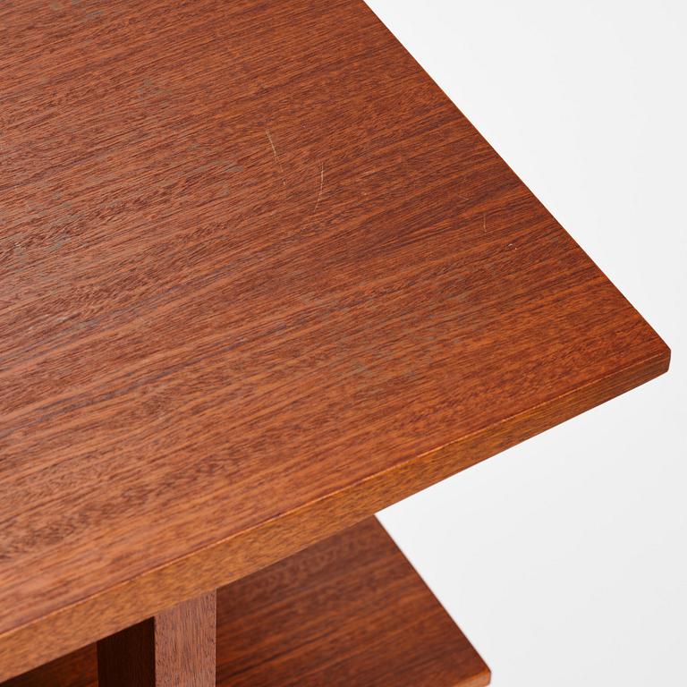 Josef Frank, a library table model 648, Firma Svenskt Tenn, post 1985.