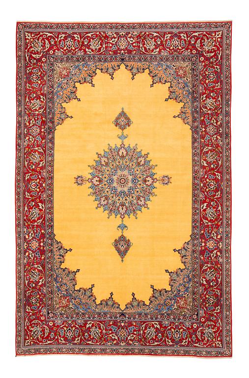 A carpet, Old Esfahan, part silk, ca 311 x 201 cm.