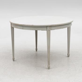 A dining table, first half of the 20th century.