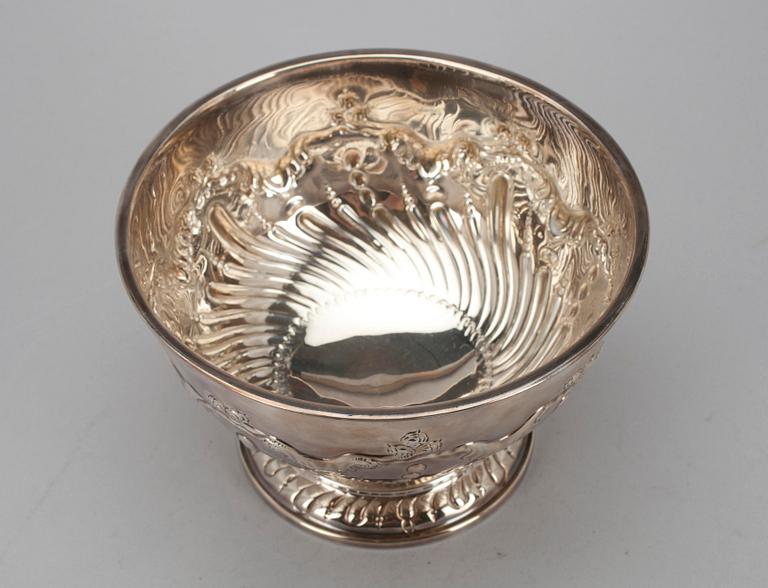 SKÅL, silver, James Deakin & Sons, Sheffield, England 1899. Vikt ca 329 g.