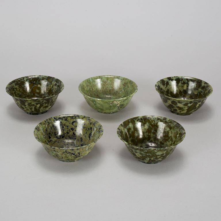 Five Chinese bowls, 20th century.