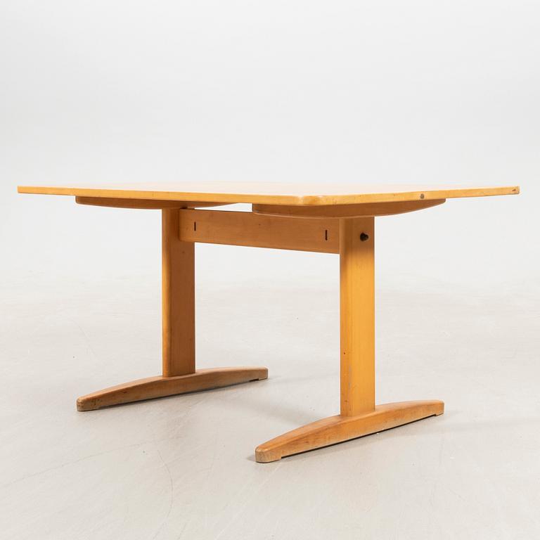 Børge Mogensen, dining table "Shaker" C.M. Madsens Fabrikker, second half of the 20th century.