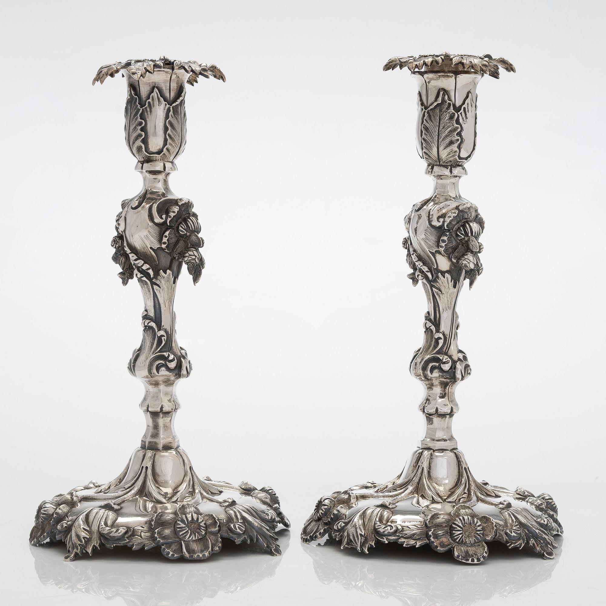 Gustaf Möllenborg, Ljusstakar, ett par, silver, Stockholm 1848. Nyrokoko.