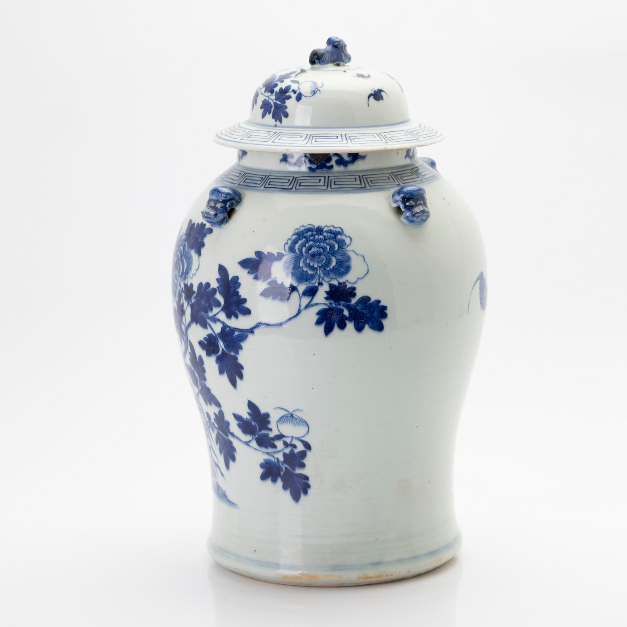 Lockurna, porslin, Kina, 1900-tal.