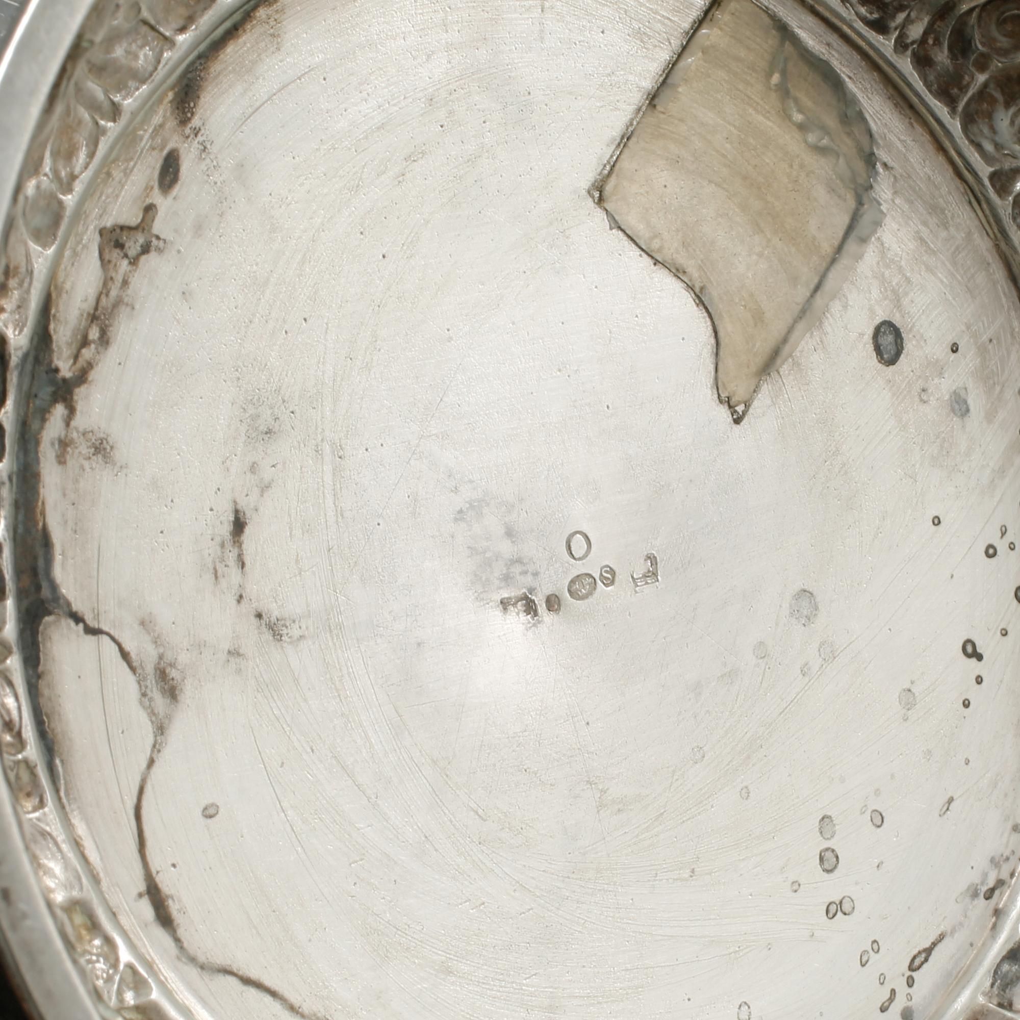 KAFFE- och TESERVIS, 4 delar, silver, svenska importstämplar, 1900-talets första hälft, total vikt 2070 g.