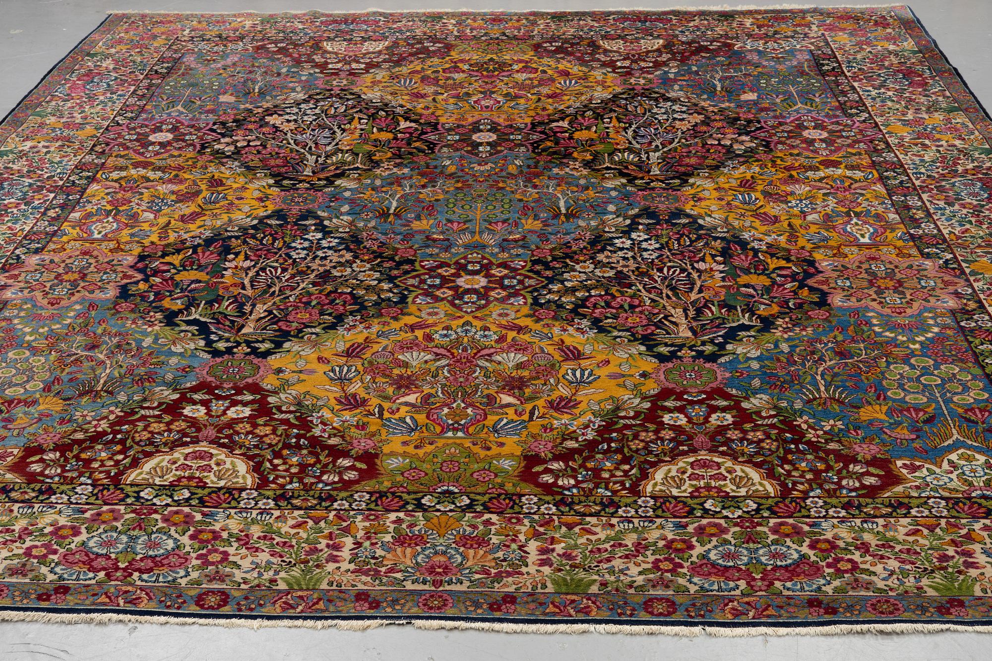 A carpet, semi-antique Kerman, ca 453 x 340 cm.