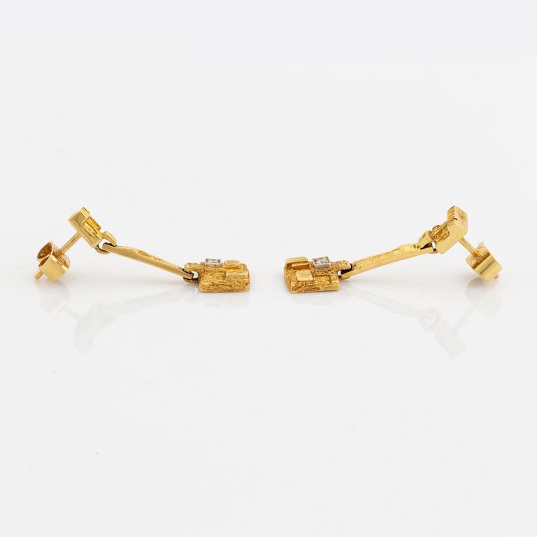 Björn Weckström, necklace and earrings,  18K gold with eight cut and brilliant cut diamonds.