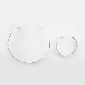 HALSBAND samt ARMBAND, Claës Giertta, silver, 1973 och 1974, signerad.