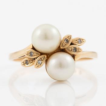 Ring, 18K guld med pärlor samt små åttkantslipade diamanter.
