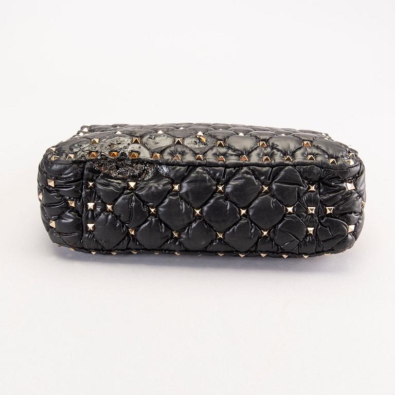 Valentino i samarbete med Moncler, väska, "Rockstud Medium spike bag", 2018.