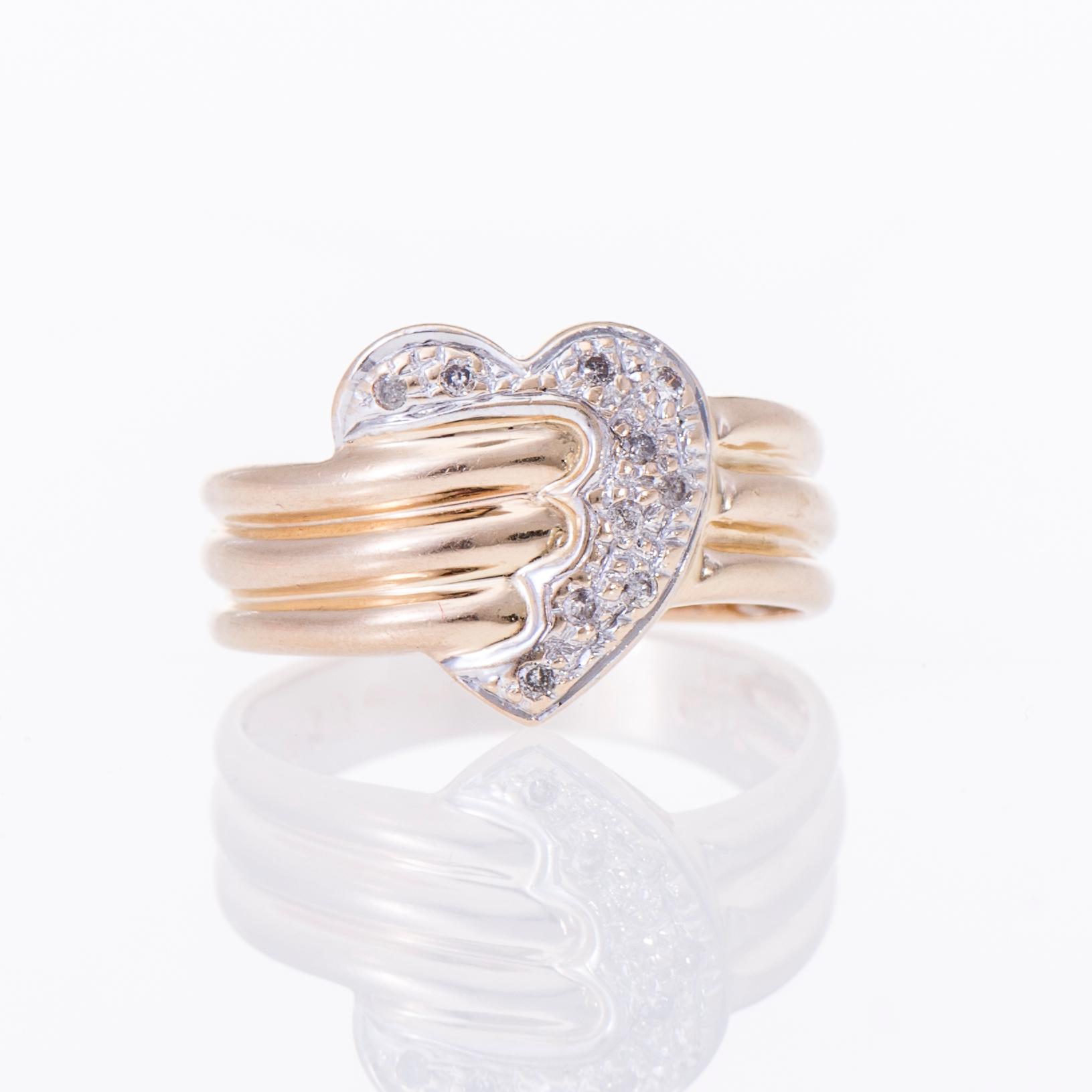 RING, 14K guld, briljantslipade diamanter. Vikt ca 4,5 g.