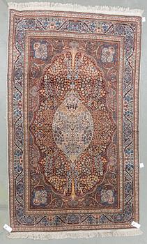 MATTA, orientalisk. Ca 230x138 cm.