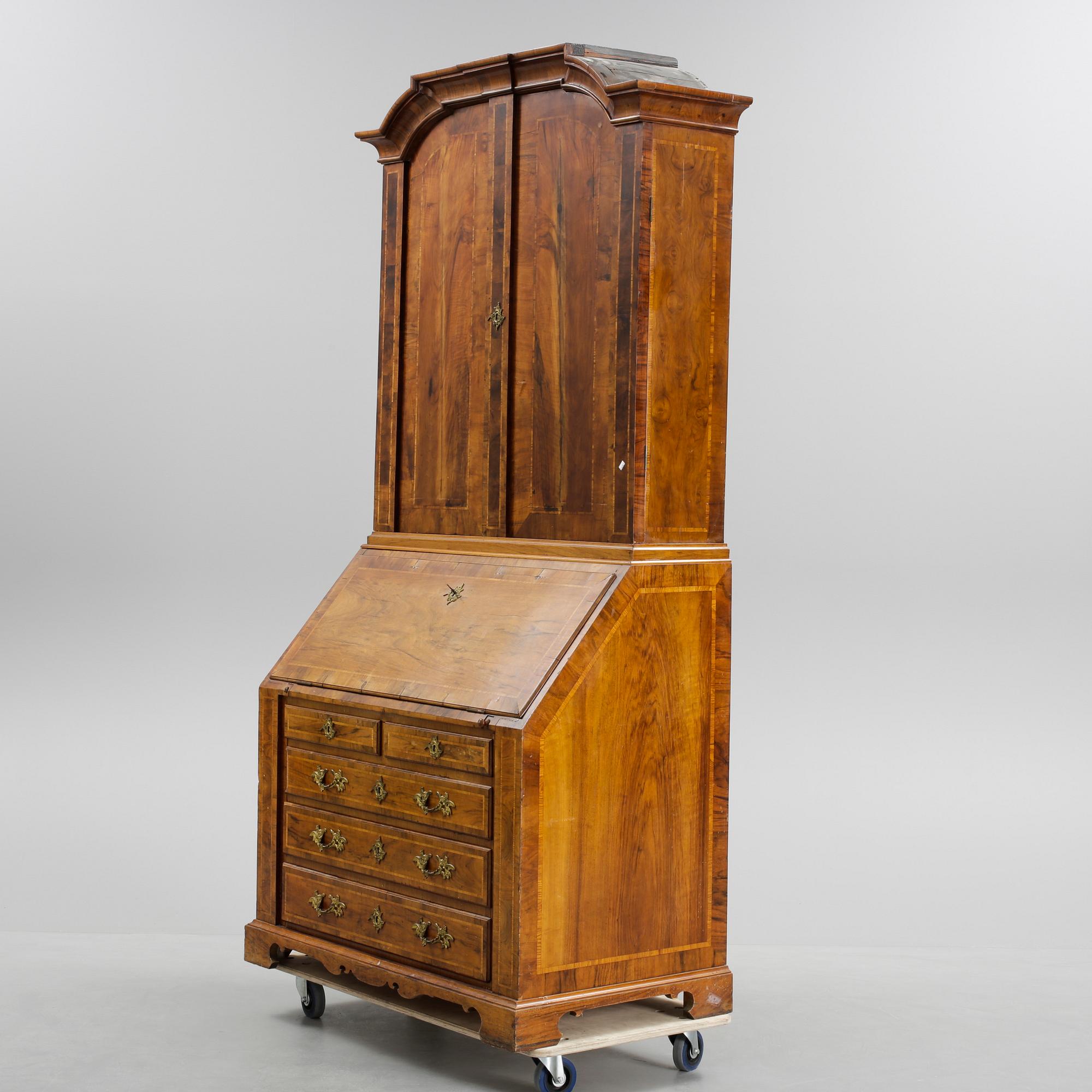 SKÅP, barockstil med äldre delar, 18/1900-tal.