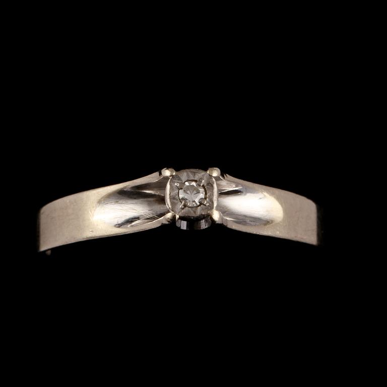 RINGAR, 2 st, 18k guld och vitguld med briljant och åttkantslipade diamanter. Total vikt 5 g.