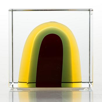 OIVA TOIKKA, AN ANNUAL CUBE, glass, signed Oiva Toikka Nuutajärvi 2006, numbered 570/2000.