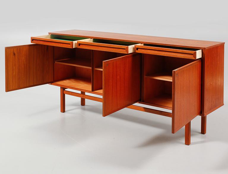 SIDEBOARD, 1900-talets tredje kvartal.