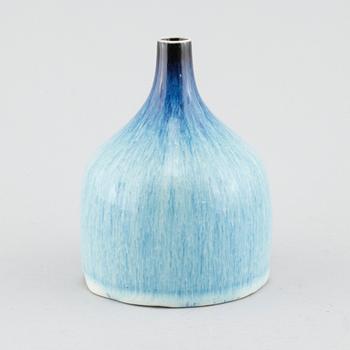 Unique signed stoneware vase by CARL-HARRY STÅLHANE, Rörstrand, circa mid 20th century.