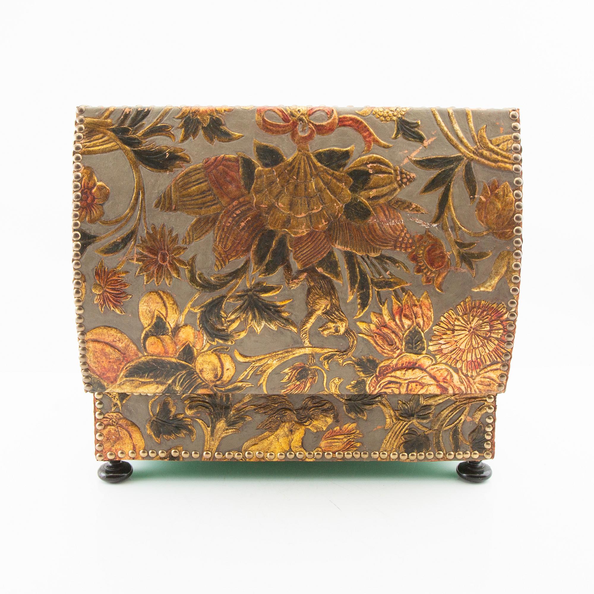 Casket in Baroque style, late 19th century.