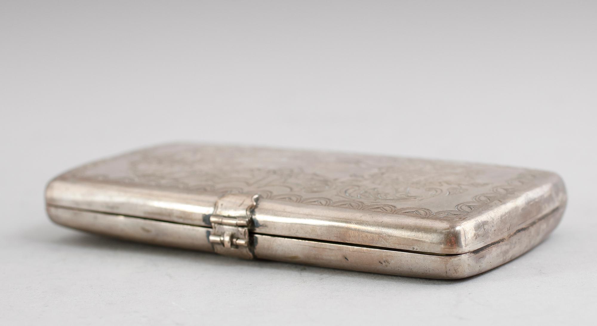 CIGARRETUI, silver, P Holm, 1864. Vikt ca 142 gram.