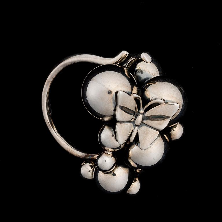 GEORG JENSEN, sormus "Moonlight grapes", hopeaa.