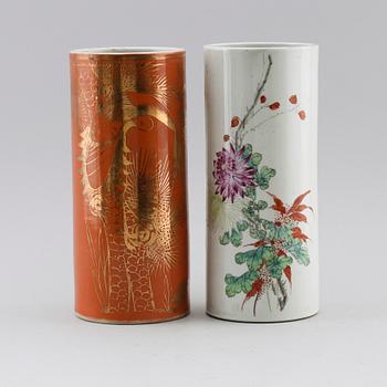 PENSELVASER, 2 st, porslin, Kina, 1900-/2000-tal.