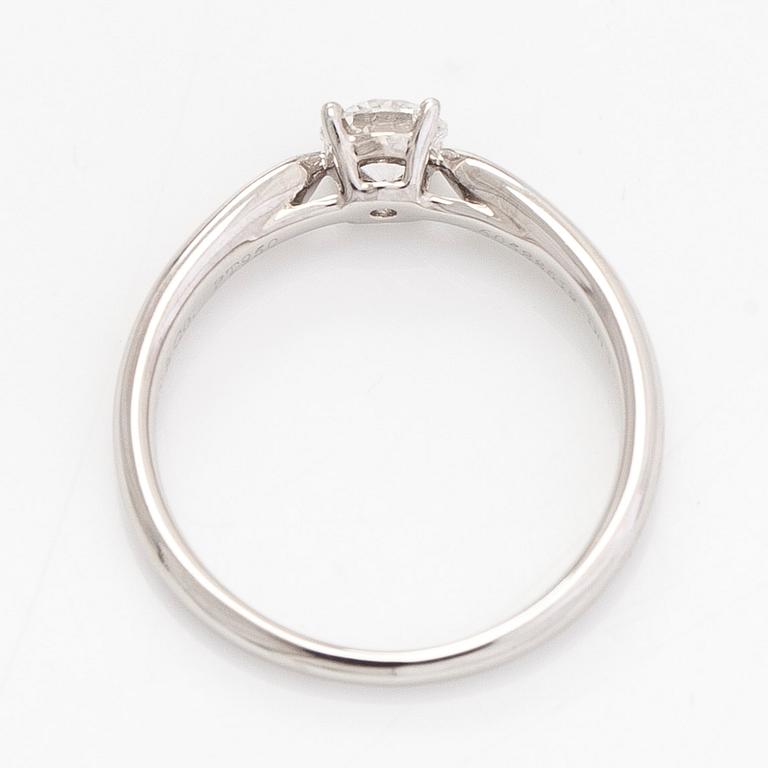 Tiffany & Co, a platinum ring with a brilliant-cut diamond approx. 0.31 ct according to engraving.