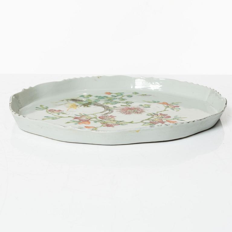 A Chinese famille rose porcelain tray, 20th century.