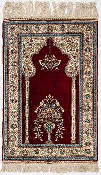 Carpet, Hereke, silk, approx. 98 x 63 cm.