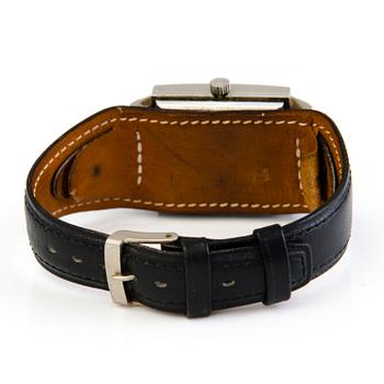 A steel Zenith wristwatch from 1960:s. 33x35mm.