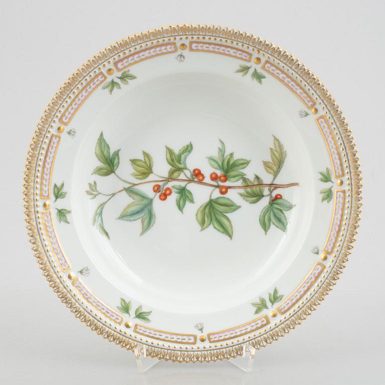 Royal Copenhagen, a 'Flora Danica' porcelain plate, Royal Copenhagen, Denmark 1979-1983.