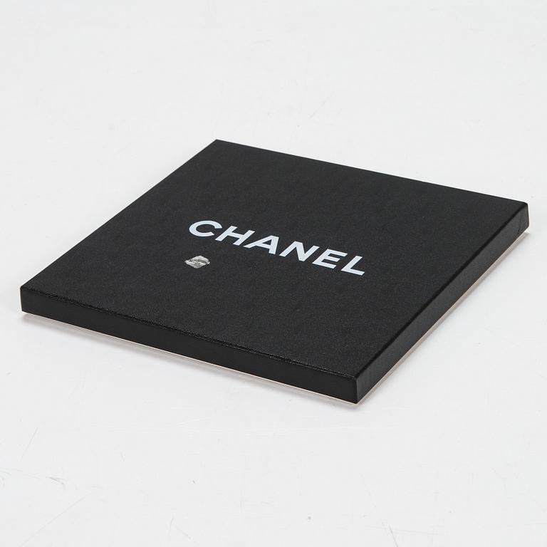 Chanel, A silk scarf.