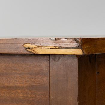 A Georgian style desk, early 20th century.