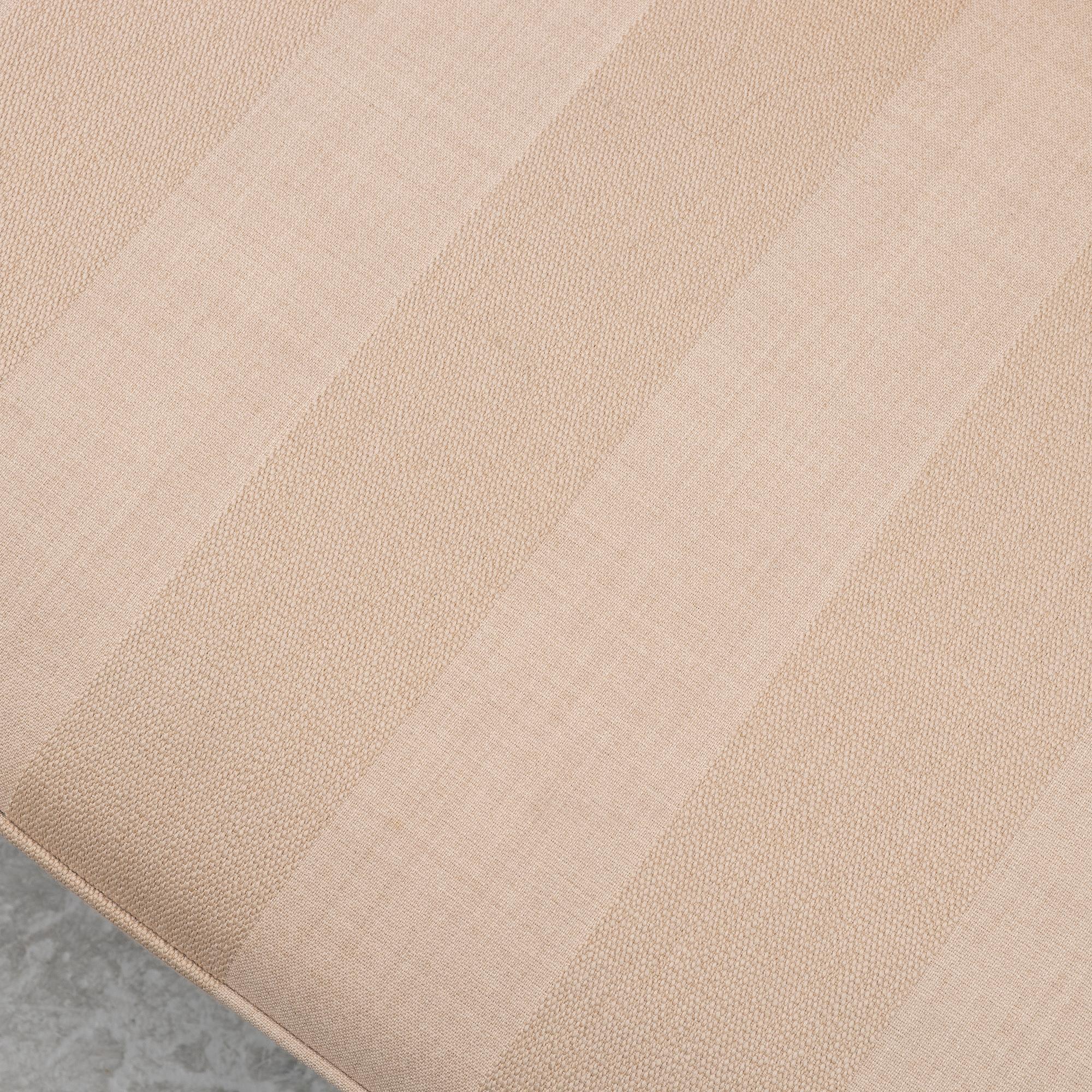 Greta Magnusson Grossman, soffa, "Modern Line", Gubi, Danmark, samtida.