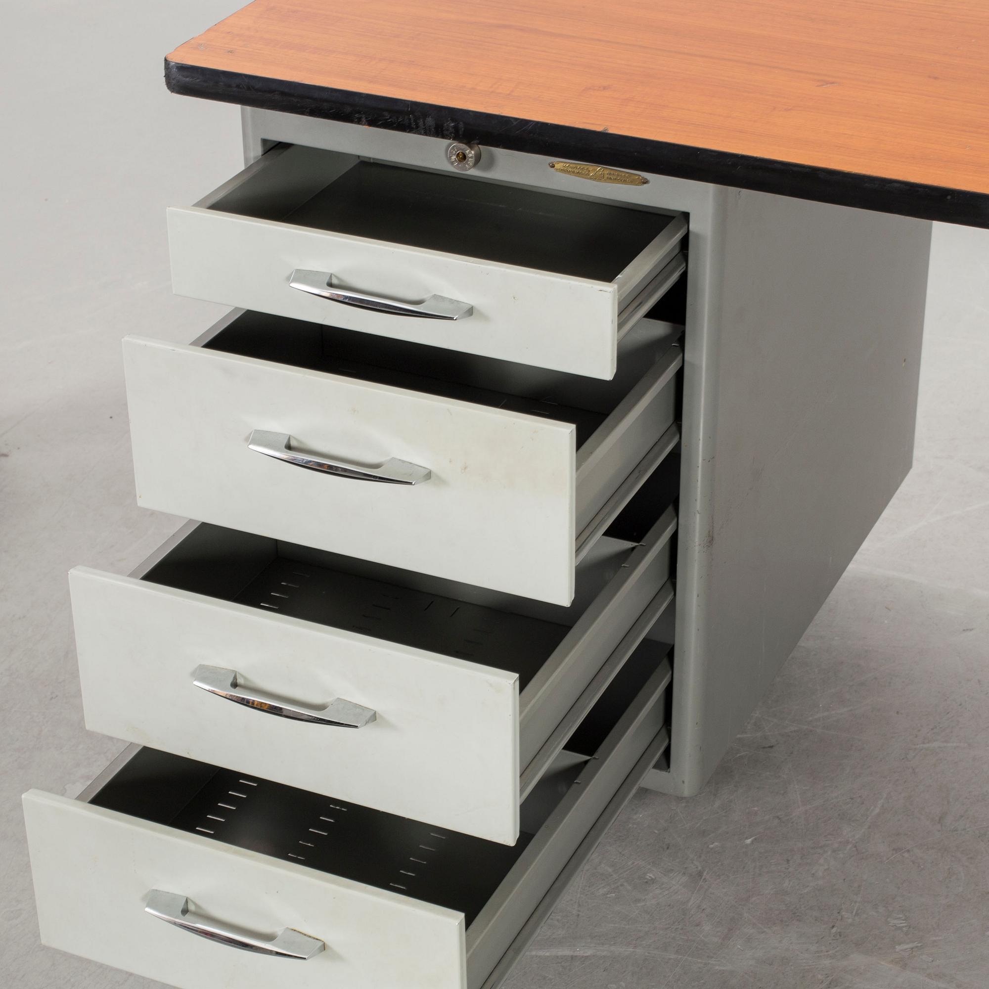 INDUSTRISKRIVBORD, metall, Kontorsmöbler Verkstads AB Lindqvist Motala.