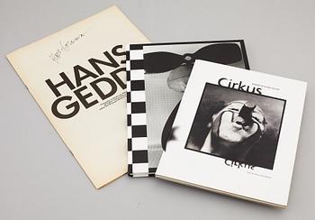 HANS GEDDA, 2 books and an exhibition catalogue. All of them signed.