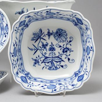 A part 'Blue Onion' pattern porcelain dinner service, Meissen, 20th century (119 pieces).