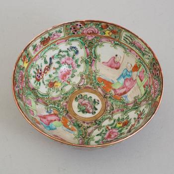 Four plates and a bowl, porcelin, China, second half of th 19th century.