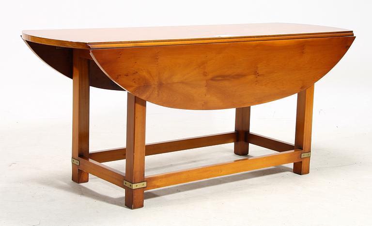 BORD, engelsk stil, sk hunting table, sent 1900-tal.