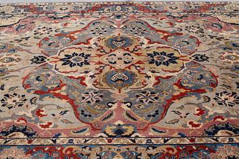 MATTO, semi-antique, Tabriz, ca 337,5 x 242,5 cm.