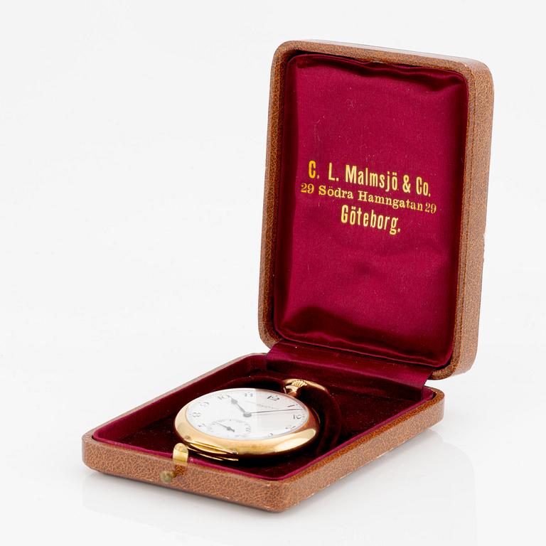 Patek Philippe & Cie, ca 1920. <b>Case size:</b> 48 mm
<b>Material:</b> 18K gold, inner c...