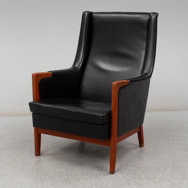 A mid 20th century easy chair.