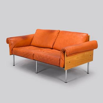 Yrjö Kukkapuro, sohva ja nojatuoli "Ateljee" tilaustyö, Haimi, 1970-luvun loppu.